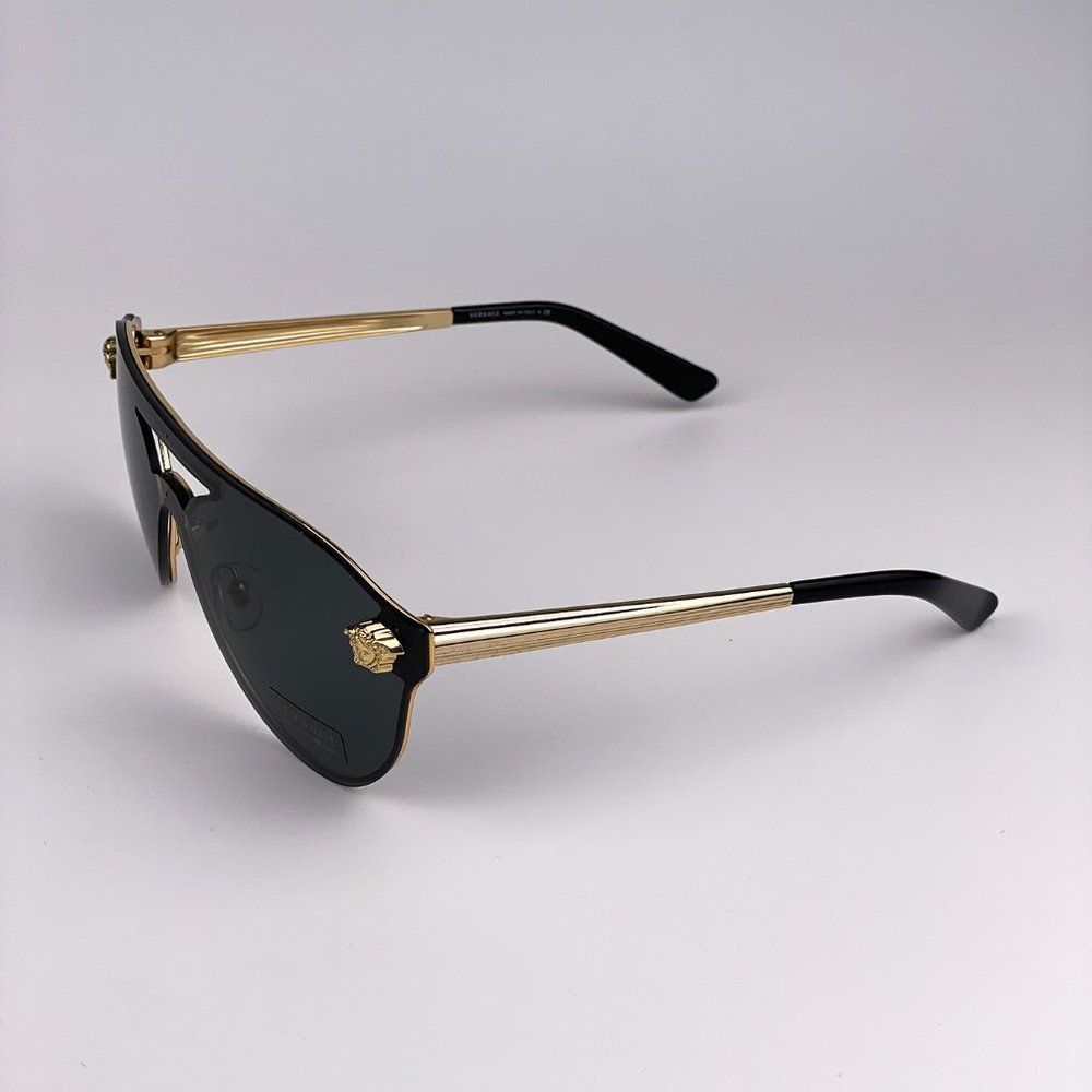 🔥 Versace Sunglasses VE2161 100287 Shield Gold Black Gray Unisex - Picture 5 of 11